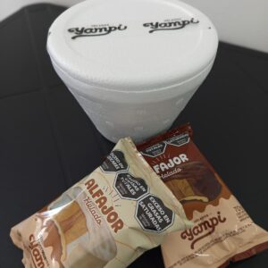 1/2 kg de helado + 2 alfajores